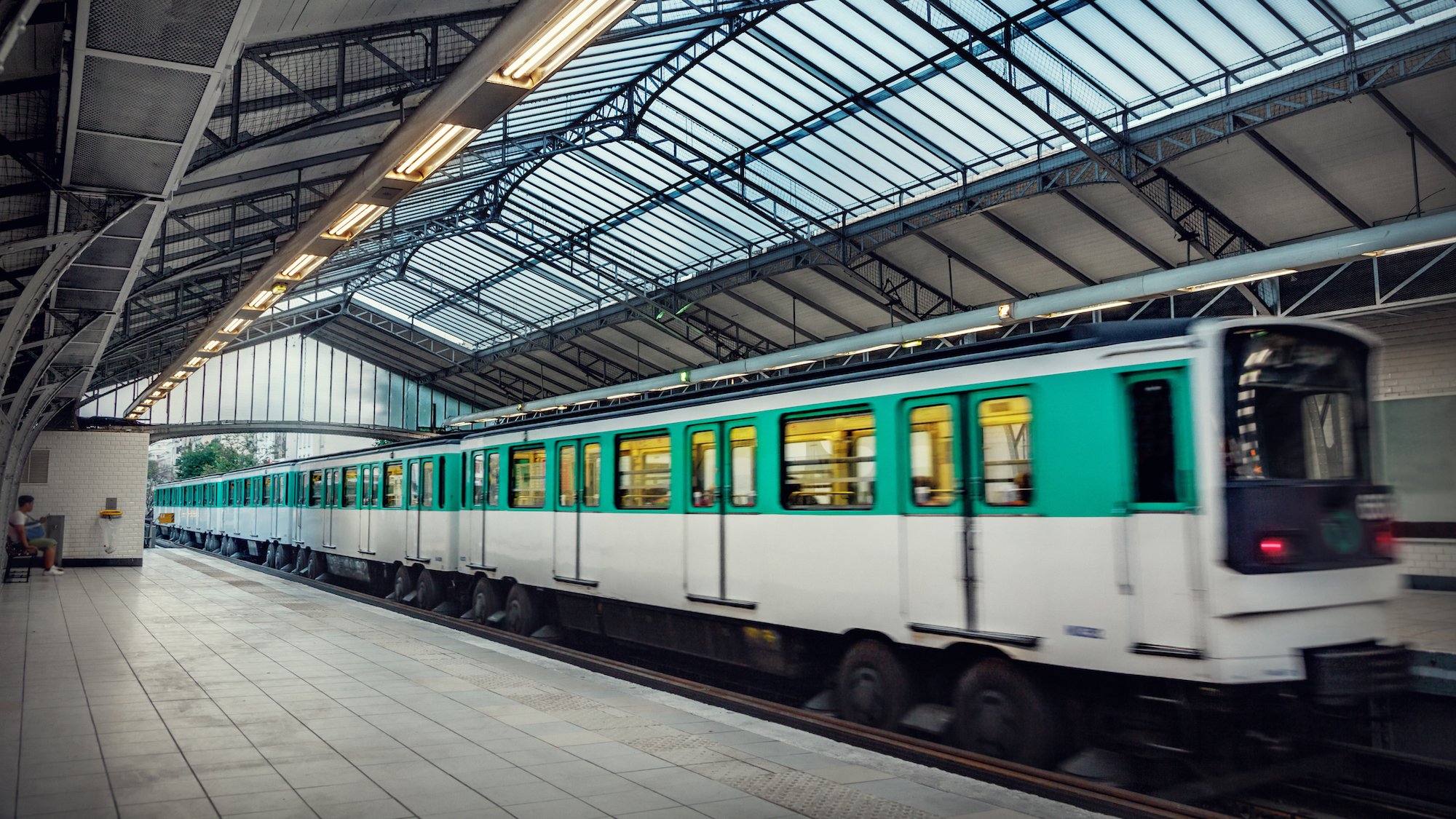 découvrez tous les travaux prévus à paris cet été : chantiers de voirie, rénovations, fermetures de routes et astuces pour vous déplacer facilement dans la capitale durant la saison estivale.