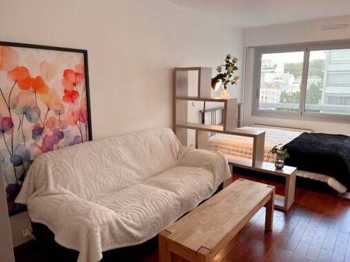 optimisez l'aménagement de votre salon dans un studio à paris 75005 avec des idées pratiques et des conseils de décoration adaptés aux petits espaces pour créer un intérieur fonctionnel et élégant.