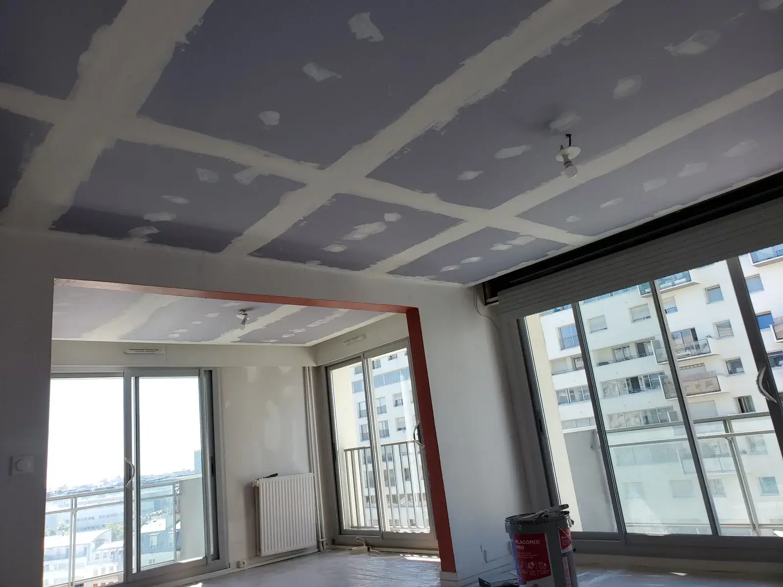 découvrez les avantages de faire appel à un artisan peintre dans le 75005 à paris : expertise, conseils personnalisés, finitions soignées et respect des délais pour vos travaux de peinture intérieure et extérieure.