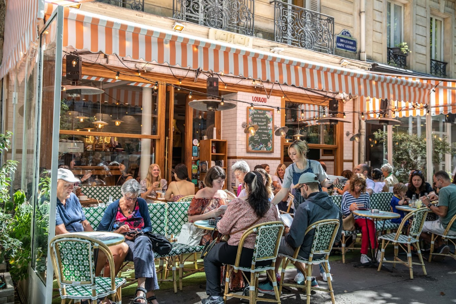 découvrez café mairie, un restaurant convivial dans le 5ème arrondissement où la cuisine française authentique est à l’honneur. profitez d’une expérience gourmande à deux pas de la mairie !