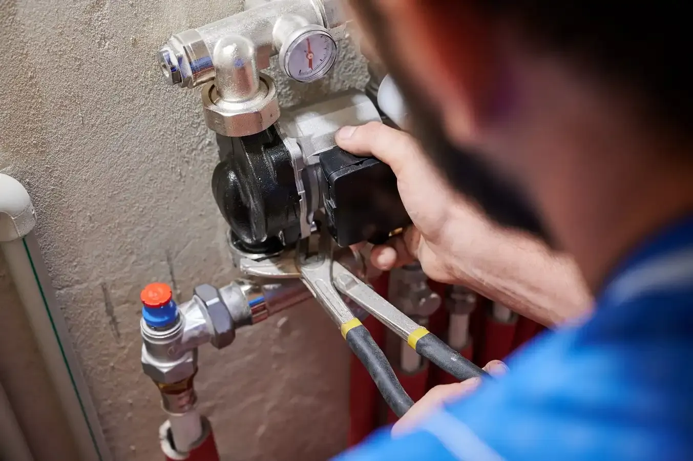 découvrez nos conseils pratiques pour choisir un plombier qualifié et fiable. suivez nos astuces pour trouver le professionnel adapté à vos besoins et éviter les mauvaises surprises.