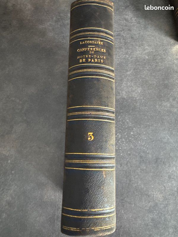 découvrez l'histoire, les thèmes et les intervenants des conférences organisées à notre-dame de paris. explorez une programmation intellectuelle et spirituelle au cœur de la célèbre cathédrale.