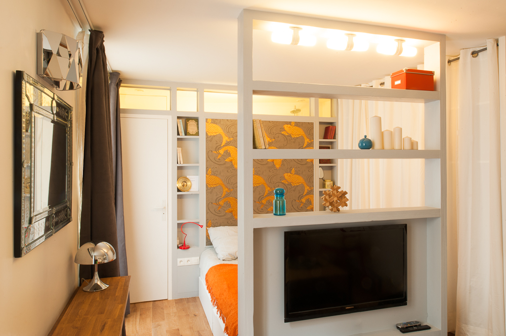 découvrez nos décors de studio à paris : espaces modulables et équipés pour shootings photo, tournages vidéo et événements. louez un cadre professionnel et atypique en plein cœur de la capitale.