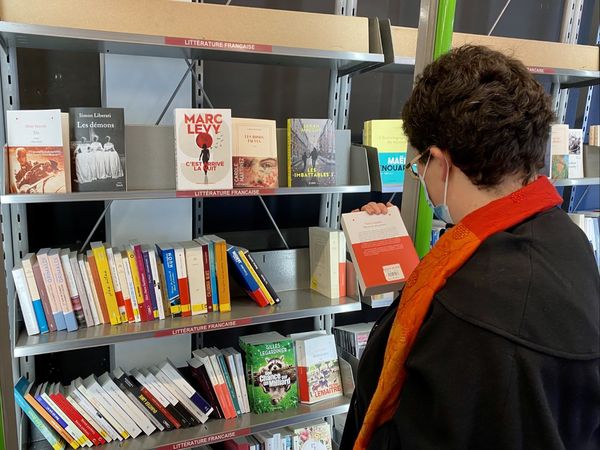 découvrez qui a remplacé gibert jeune, la célèbre librairie parisienne, et ce que devient ce lieu emblématique du quartier latin.