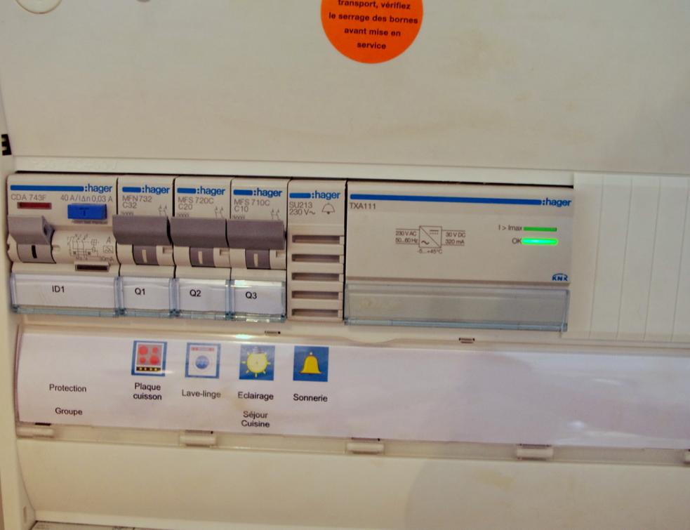 découvrez les normes électriques à paris pour 2025 : exigences réglementaires, nouveautés légales, conseils pour la mise en conformité et sécurité des installations électriques.