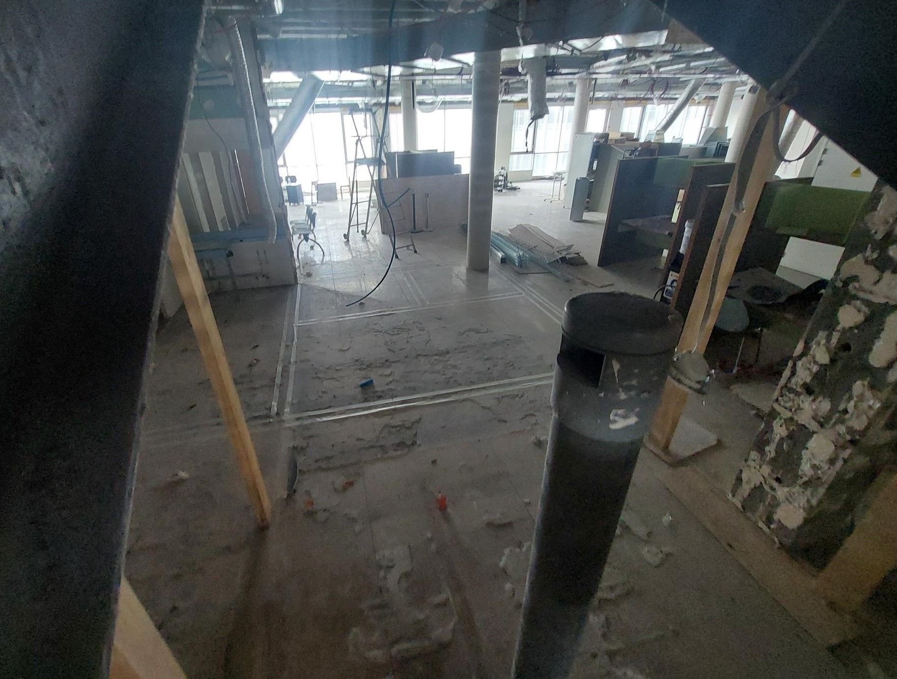 découvrez la transformation colorée du centre jean-sarrailh par le crous, une rénovation innovante alliant modernité et vitalité, pensée pour améliorer le cadre de vie des étudiants à paris.