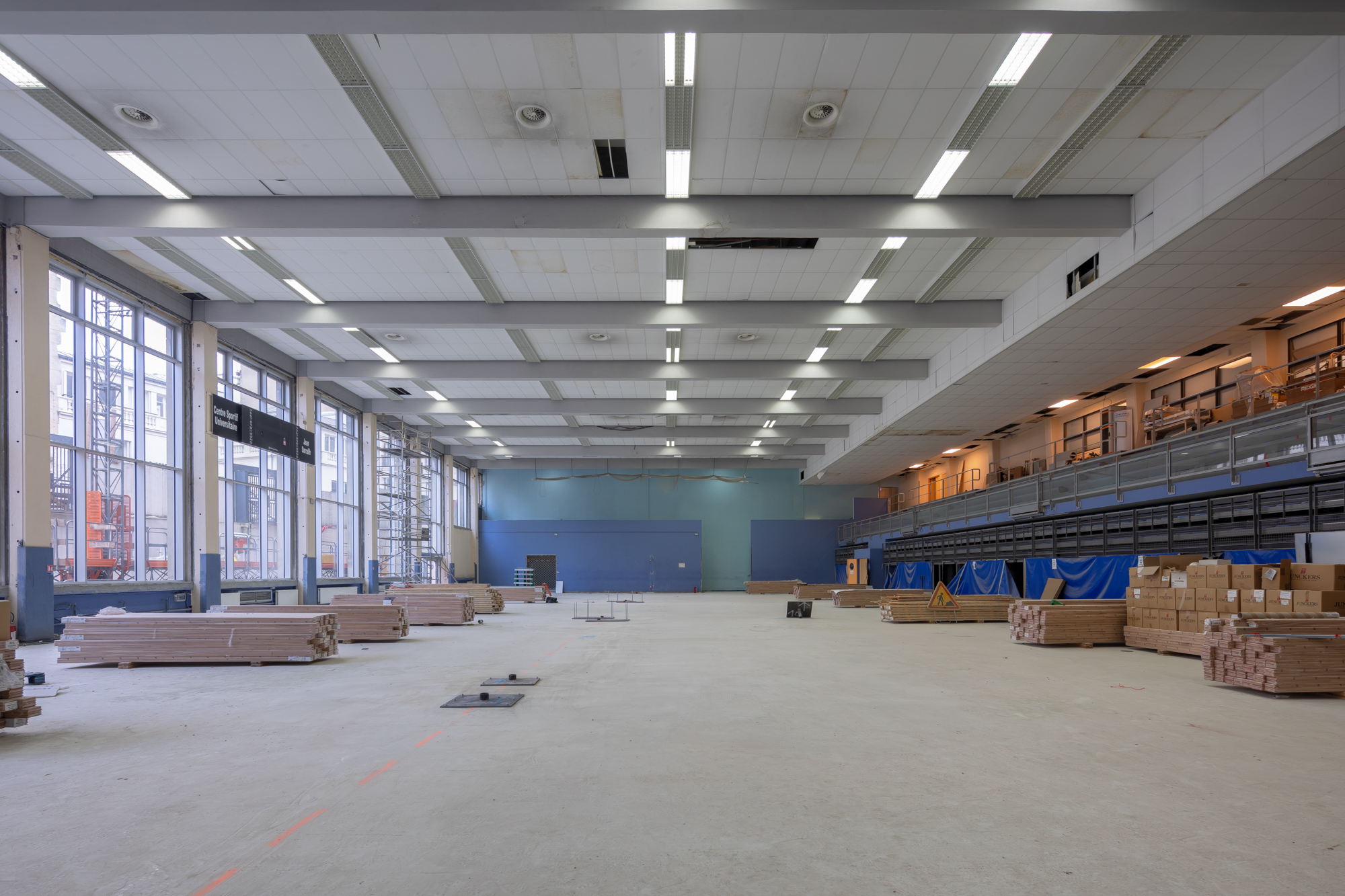 découvrez la rénovation colorée du centre jean-sarrailh orchestrée par le crous, un projet transformant cet espace étudiant en un lieu dynamique mêlant modernité et convivialité au cœur du campus.