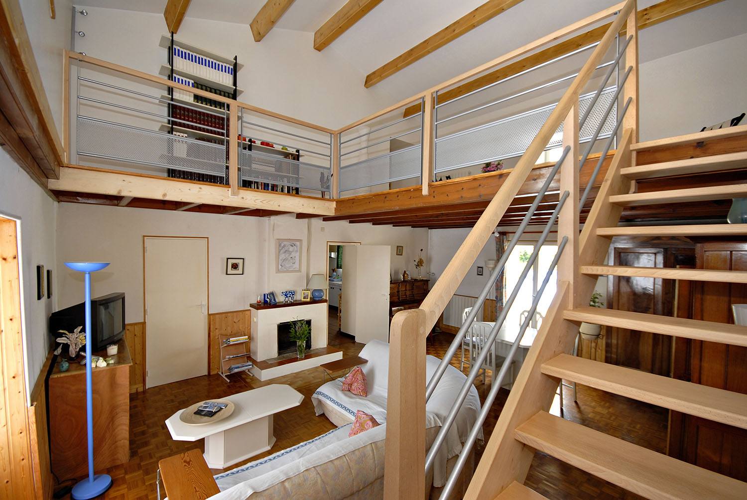 découvrez nos solutions de rénovation de combles à paris 5 : isolation, aménagement sur-mesure et valorisation de votre espace. devis gratuit et accompagnement personnalisé.