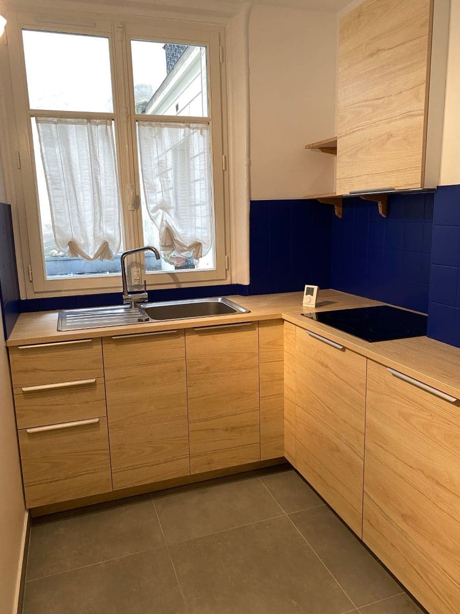 offrez une nouvelle vie à votre cuisine dans le 5ème arrondissement de paris. rénovation sur mesure, conseils personnalisés et finitions de qualité pour un espace moderne et fonctionnel.