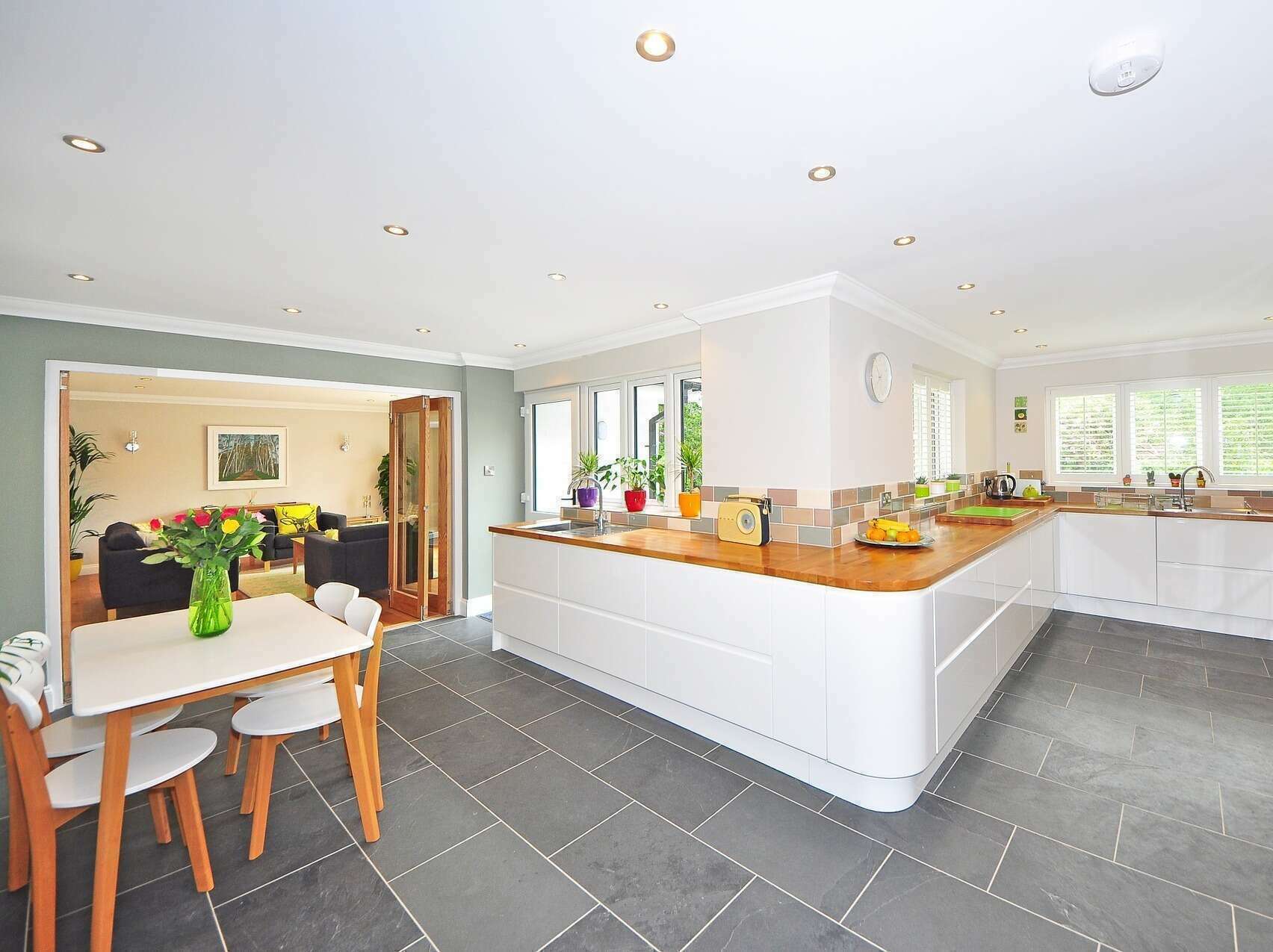 rénovez votre cuisine à paris 75005 avec des experts qualifiés. conseils personnalisés, design moderne et matériaux de qualité pour un espace fonctionnel et élégant. obtenez votre devis gratuit dès maintenant !