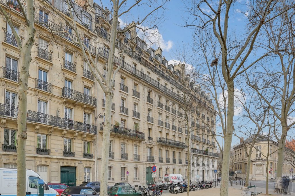 transformez votre intérieur avec notre service de rénovation domotique à paris 75005 : confort, sécurité et économies d'énergie grâce à des solutions connectées sur mesure.
