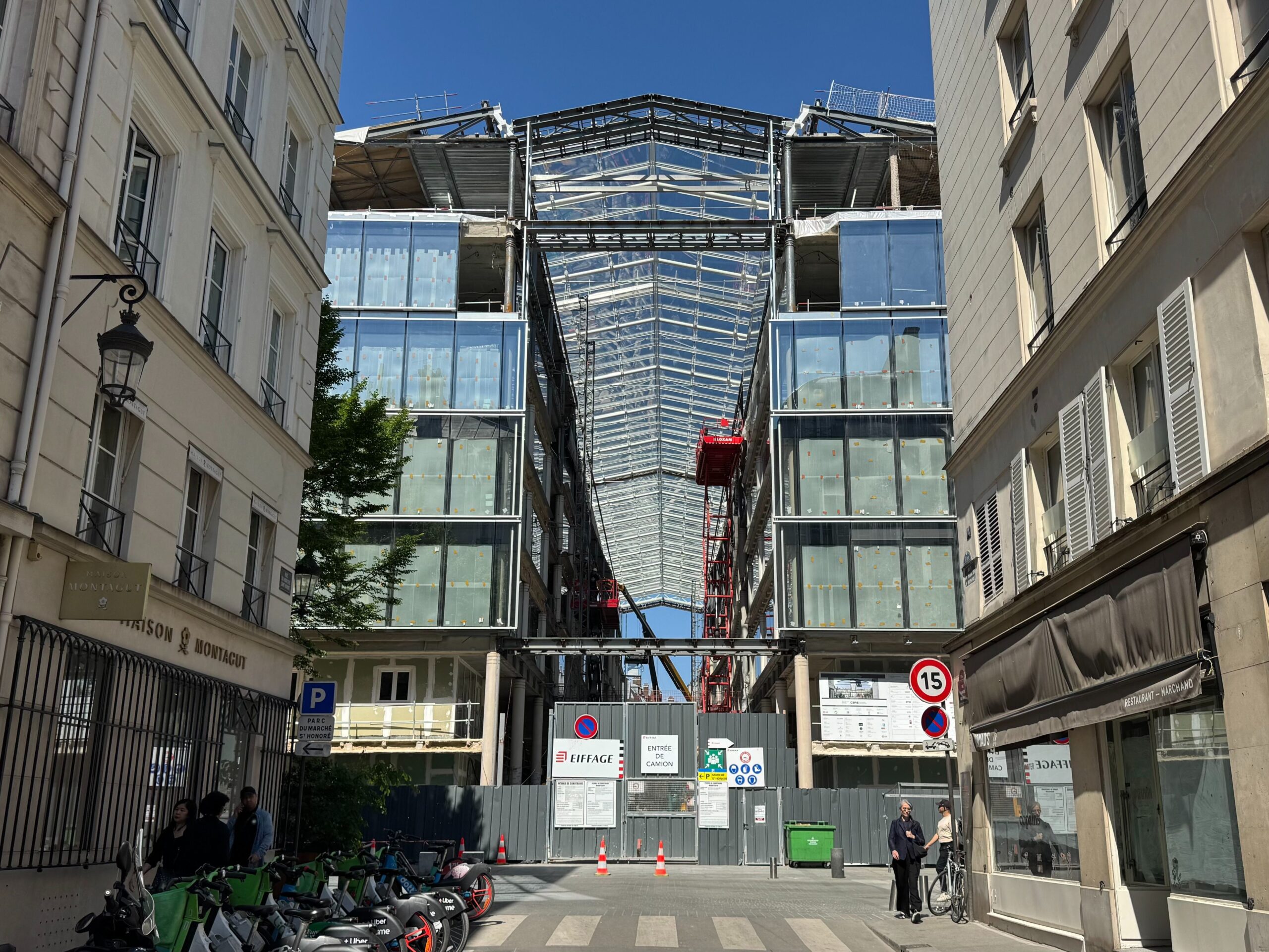 découvrez les travaux de rénovation du marché saint-honoré : modernisation des espaces, valorisation du patrimoine et amélioration de l'expérience des visiteurs au cœur de paris.