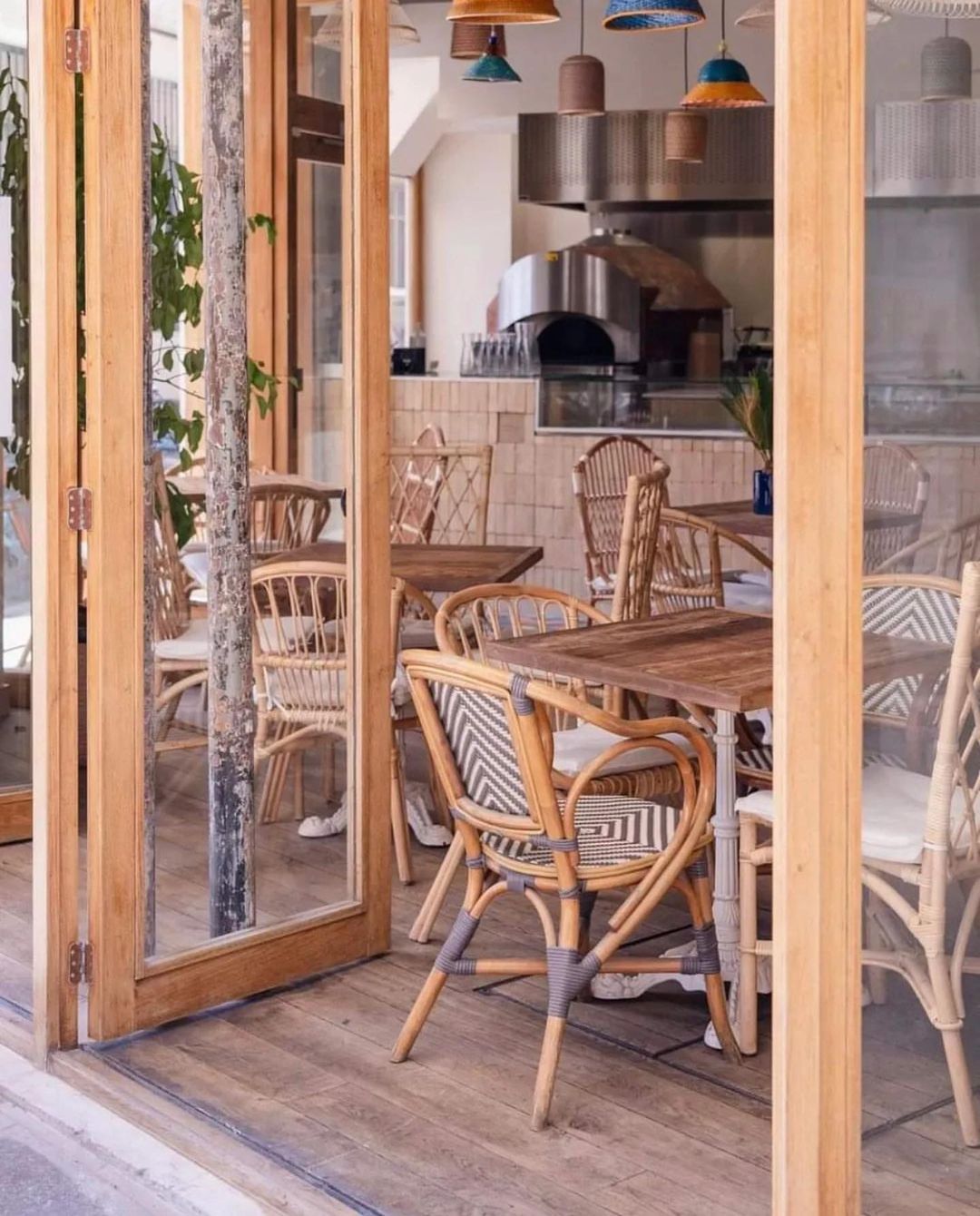 spécialistes de la rénovation de salle à manger à paris 75005, nous transformons votre espace avec des solutions sur mesure, élégantes et durables. demandez votre devis gratuit dès aujourd'hui !