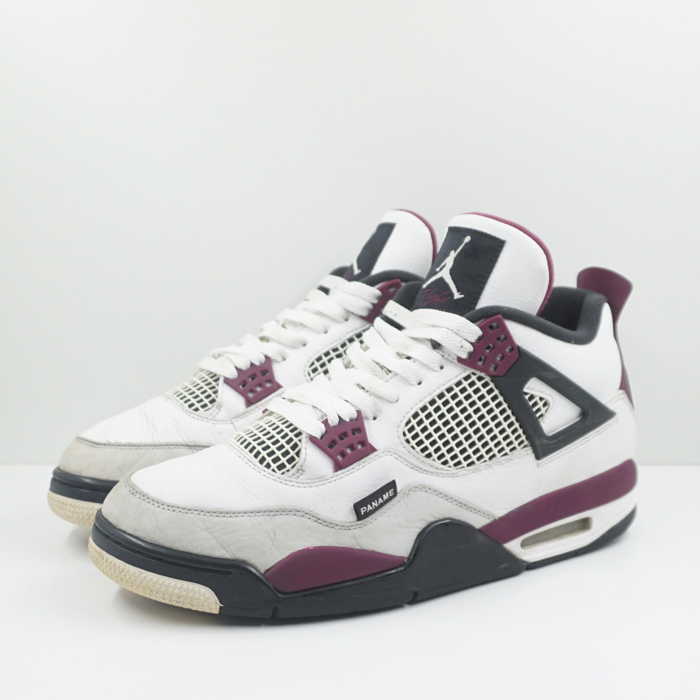 découvrez les meilleures adresses pour acheter des rétro-sneakers à paris : boutiques tendance, sélections vintage et conseils pour trouver la paire rare qui complétera votre look urbain.