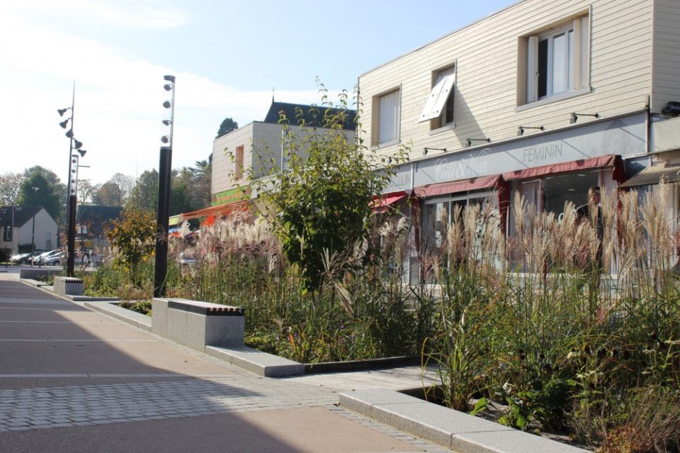 découvrez comment la revitalisation de l'espace public transforme les lieux urbains en environnements attractifs, durables et conviviaux, favorisant la qualité de vie des citoyens.