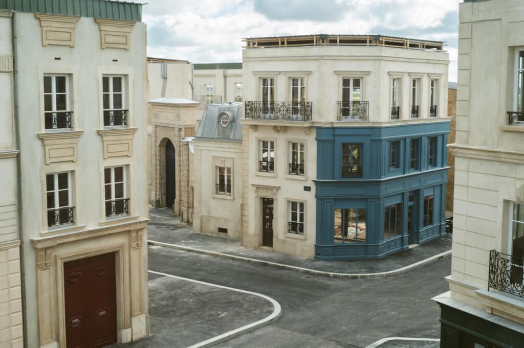 découvrez ce studio rétro situé au cœur du 5ème arrondissement de paris. profitez d'un espace alliant charme d'époque et confort moderne, idéal pour séjourner ou travailler dans l'un des quartiers les plus prisés de la capitale.