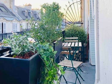 découvrez nos conseils et astuces pour sublimer votre balcon à paris 5. aménagement, décoration, plantes et idées tendances pour transformer votre espace extérieur en véritable havre de paix.