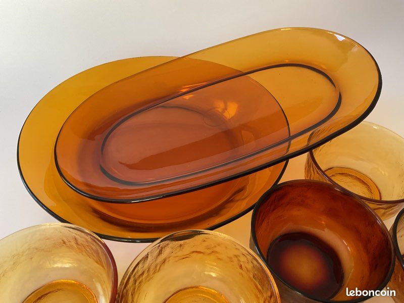 découvrez une sélection unique de vaisselle vintage parisienne : assiettes, tasses et accessoires authentiques pour apporter une touche rétro et élégante à votre table à paris.