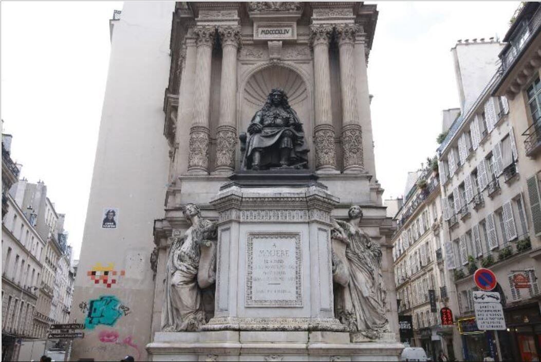 découvrez les principaux projets de la maire anne hidalgo à paris, axés sur la restauration des églises et fontaines emblématiques de la capitale.