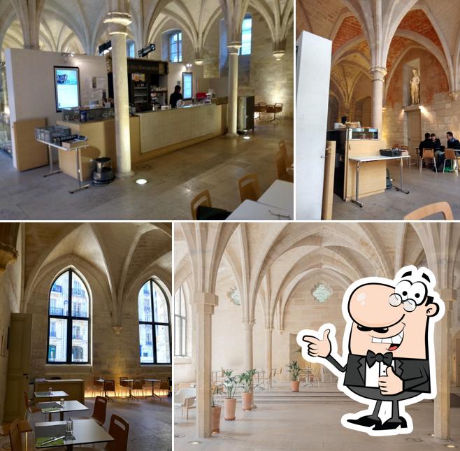 découvrez la table des bernardins, un café-restaurant convivial au cœur de paris, offrant une cuisine raffinée et une ambiance chaleureuse pour tous vos repas.