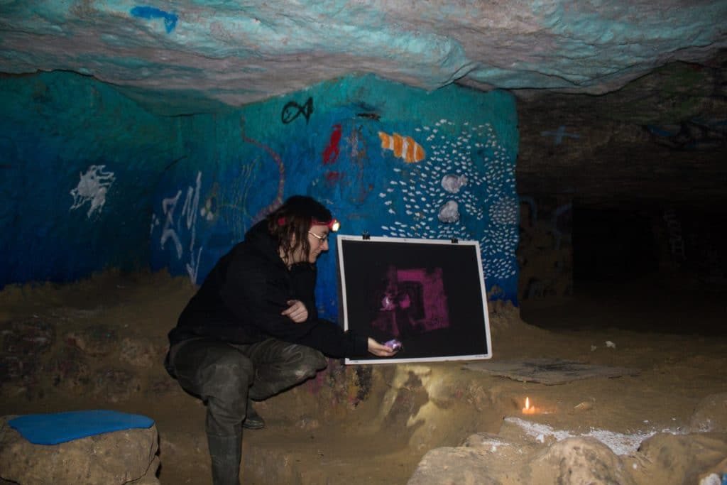 les catacombes de paris seront fermées pendant 6 mois pour des travaux de restauration. découvrez pourquoi cette intervention est nécessaire et quand elles rouvriront au public.