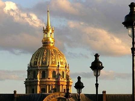 découvrez comment la chine acquiert un hôtel particulier aux invalides, un lieu emblématique au cœur de paris, reflétant des liens culturels et diplomatiques forts.