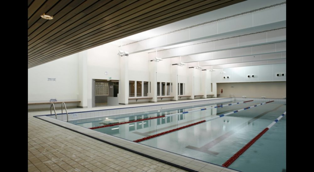 découvrez toutes les informations essentielles sur la fermeture de piscine mourlon : conseils, étapes et bonnes pratiques pour préparer votre piscine à l'hiver.