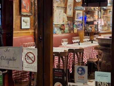 découvrez le coupe-chou, une adresse emblématique du 5ème arrondissement de paris, célèbre pour son ambiance authentique et sa cuisine traditionnelle française.