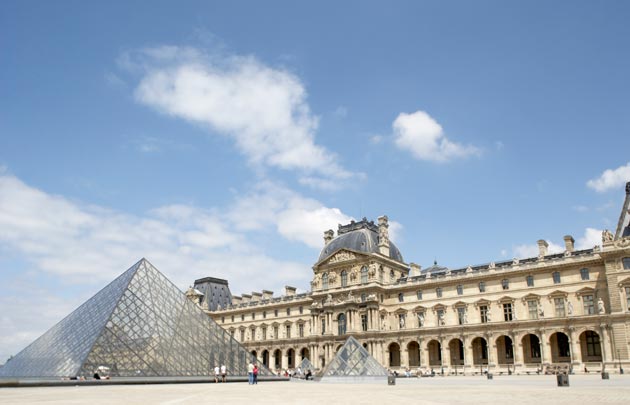 découvrez les musées et monuments gratuits à paris pour une expérience culturelle unique sans dépenser un sou. explorez l'histoire et l'art au cœur de la capitale française.