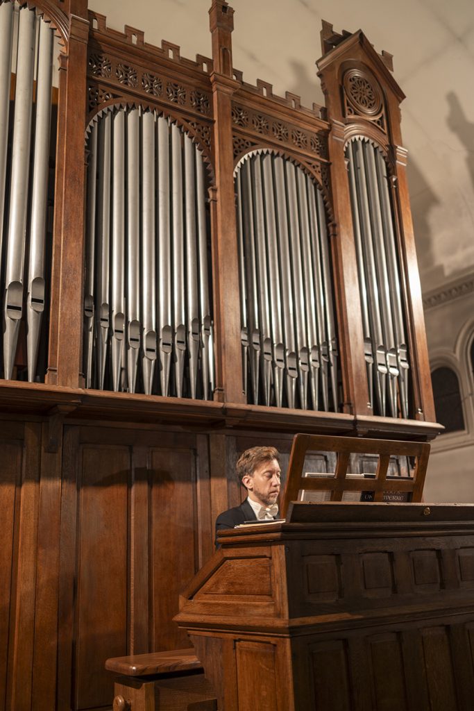 découvrez la rénovation de l'orgue historique de la sorbonne, un projet qui redonne vie à cet instrument emblématique au cœur de paris.