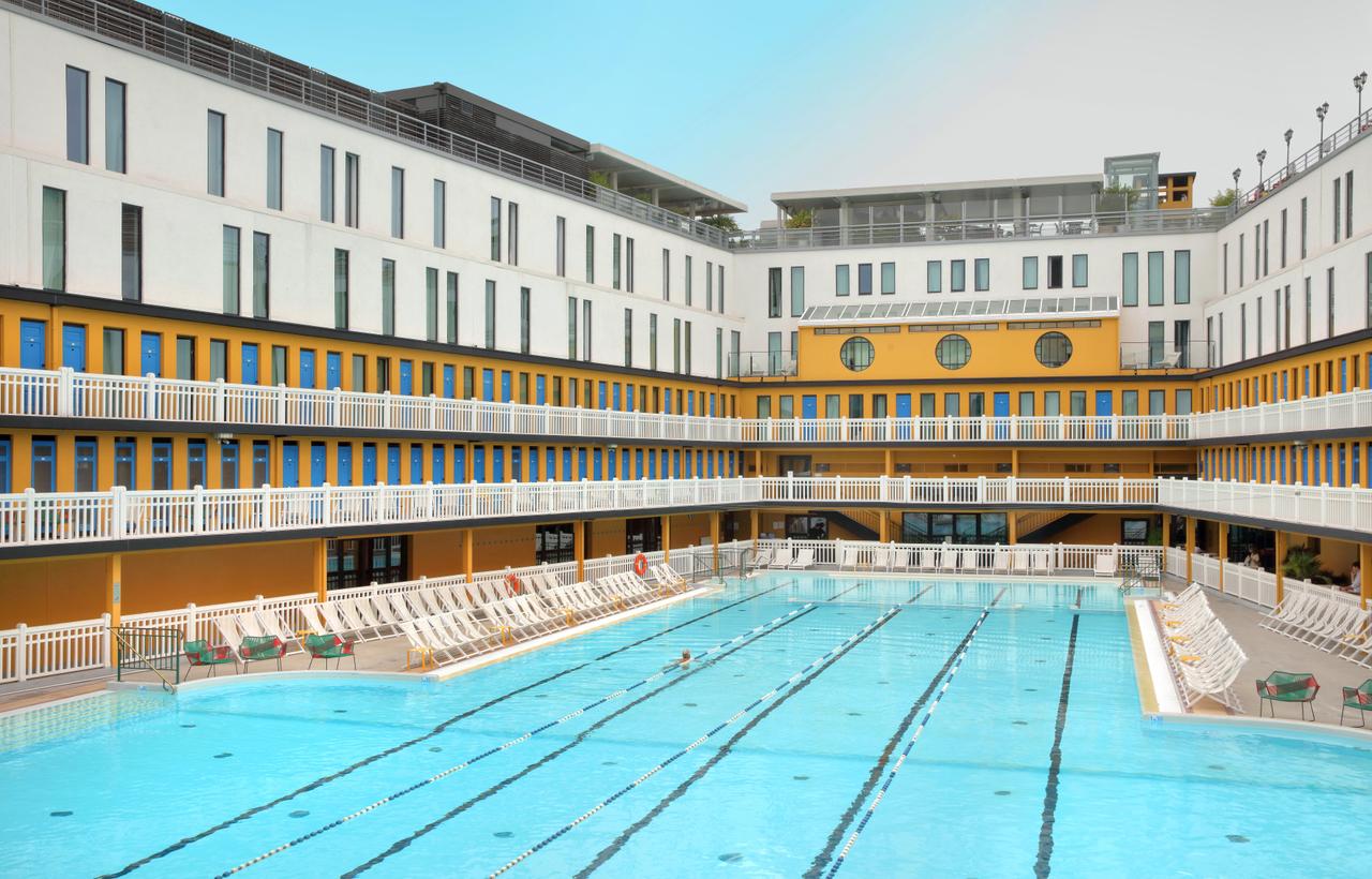 découvrez les dernières informations sur les piscines à paris et les incertitudes qui préoccupent les nageurs. restez informé des conditions et actualités pour profiter pleinement de vos baignades.