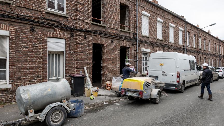 découvrez les défis des rues parisiennes en travaux constants et comment ils impactent la vie quotidienne et la mobilité dans la capitale.