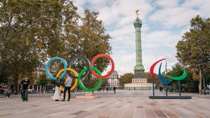 découvrez les squares emblématiques de paris, lieux de détente et d'histoire au cœur de la capitale française, parfaits pour une promenade paisible.