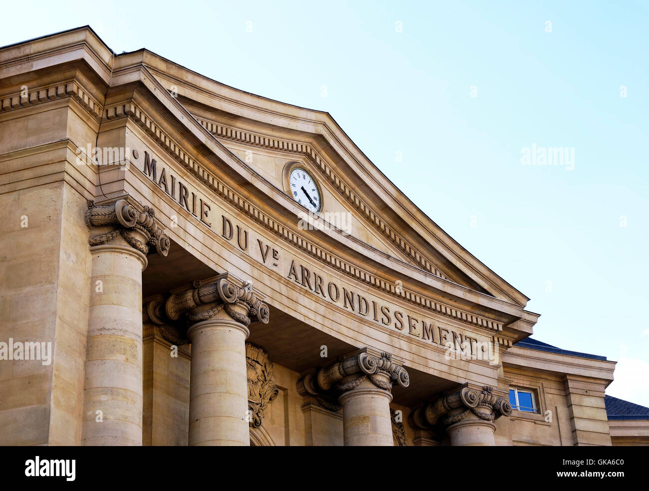 découvrez l'histoire et l'architecture de la mairie du 5e arrondissement lors d'une visite guidée. explorez ce lieu emblématique au cœur du quartier latin à paris.