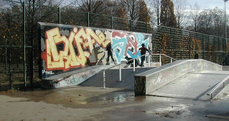 découvrez le nouveau skatepark emblématique de bercy à paris, un espace moderne et dynamique dédié aux passionnés de glisse urbaine.