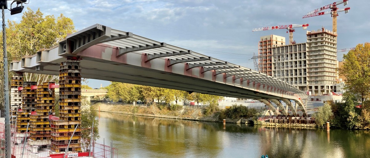 découvrez l'inauguration de la nouvelle passerelle reliant paris à aubervilliers, un symbole de mobilité et d'accessibilité améliorée entre les deux villes.