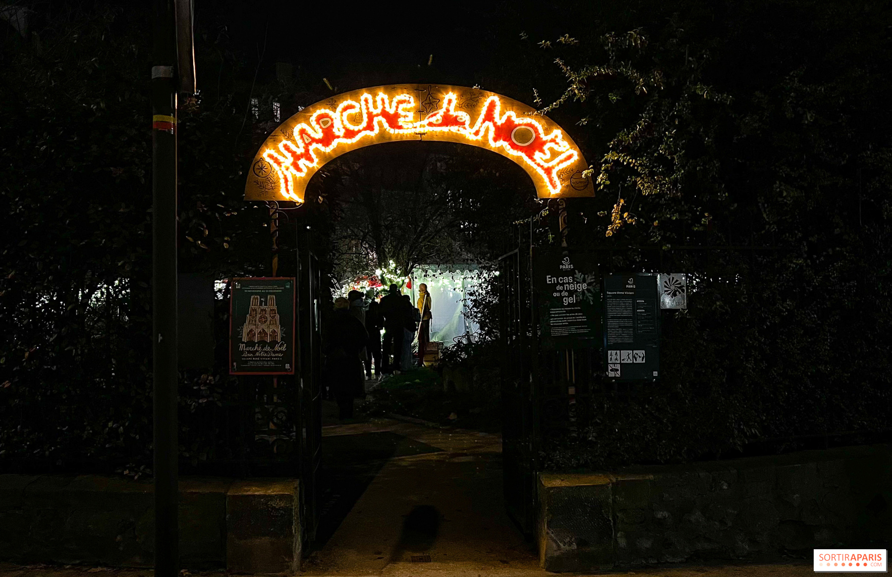 découvrez le marché de noël 2025 à notre-dame, paris 5e : artisanat, gastronomie et animations festives au cœur de la capitale pour une ambiance magique et conviviale.