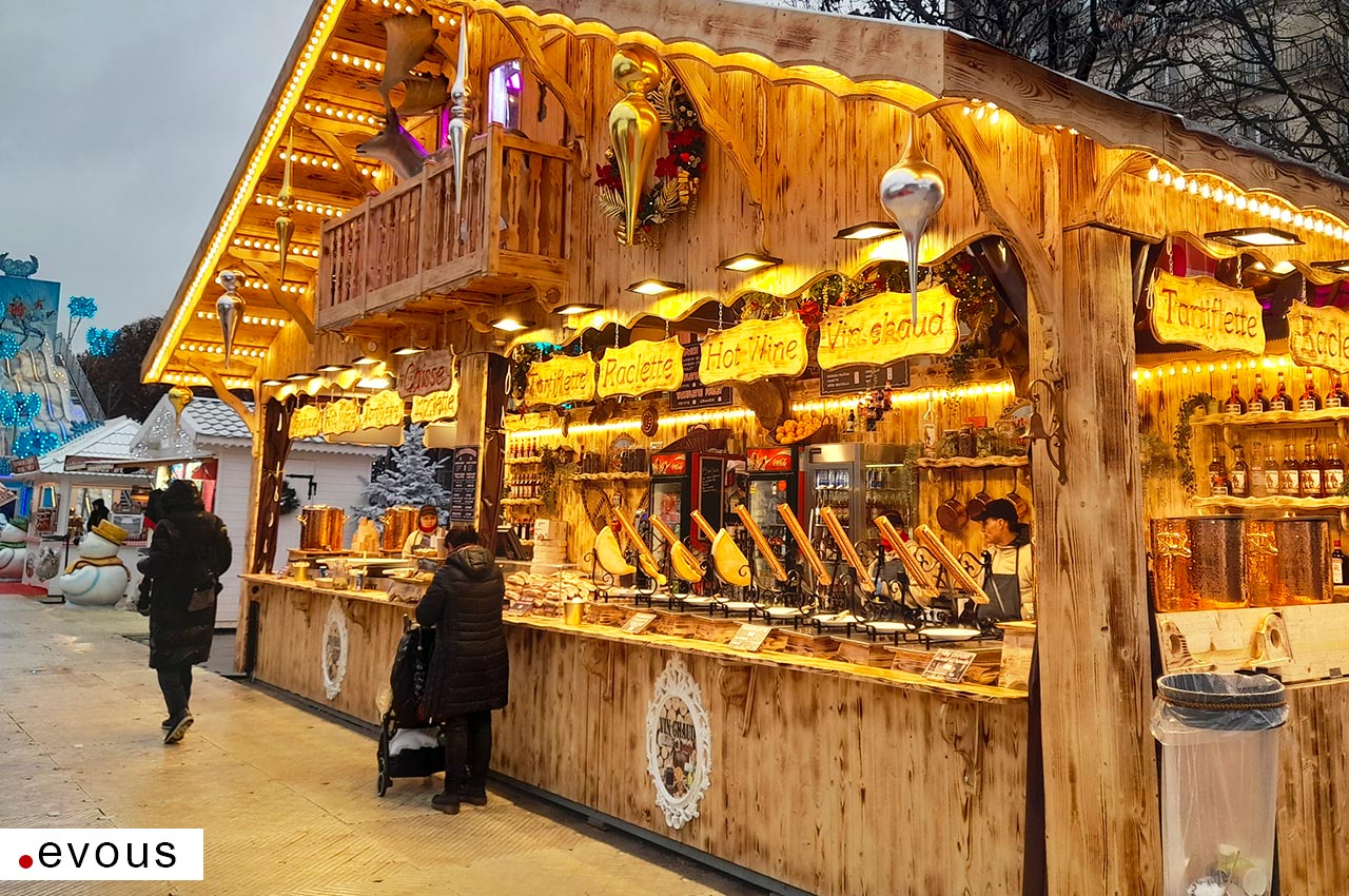 découvrez le marché de noël 2025 à notre-dame, paris 5e : une ambiance festive au cœur de la capitale avec des stands d'artisanat, des cadeaux uniques et des spécialités gourmandes.