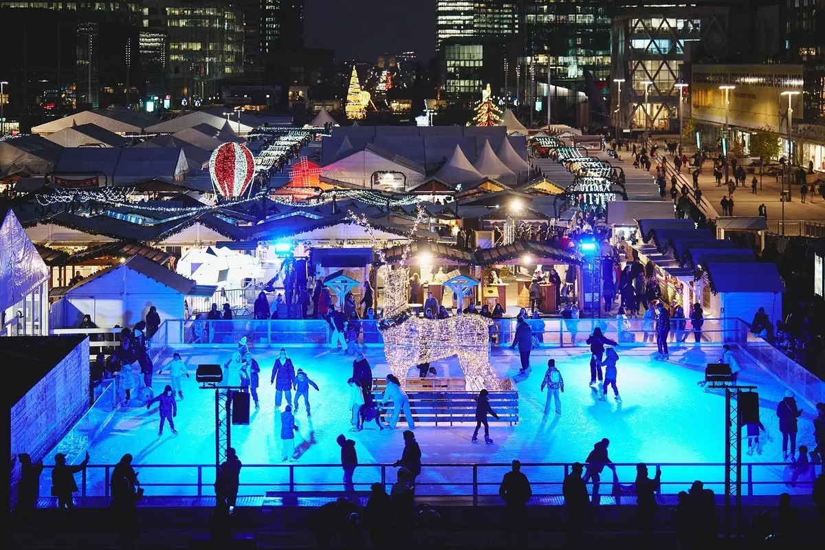 découvrez le marché de noël 2025 à notre-dame, paris 5e : animations féeriques, chalets d'artisans, spécialités gourmandes et cadeaux uniques dans un cadre historique exceptionnel.