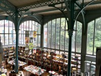 découvrez la crise actuelle de la halle saint-pierre à montmartre, un lieu emblématique dédié à l'art et à la culture, au cœur de paris.