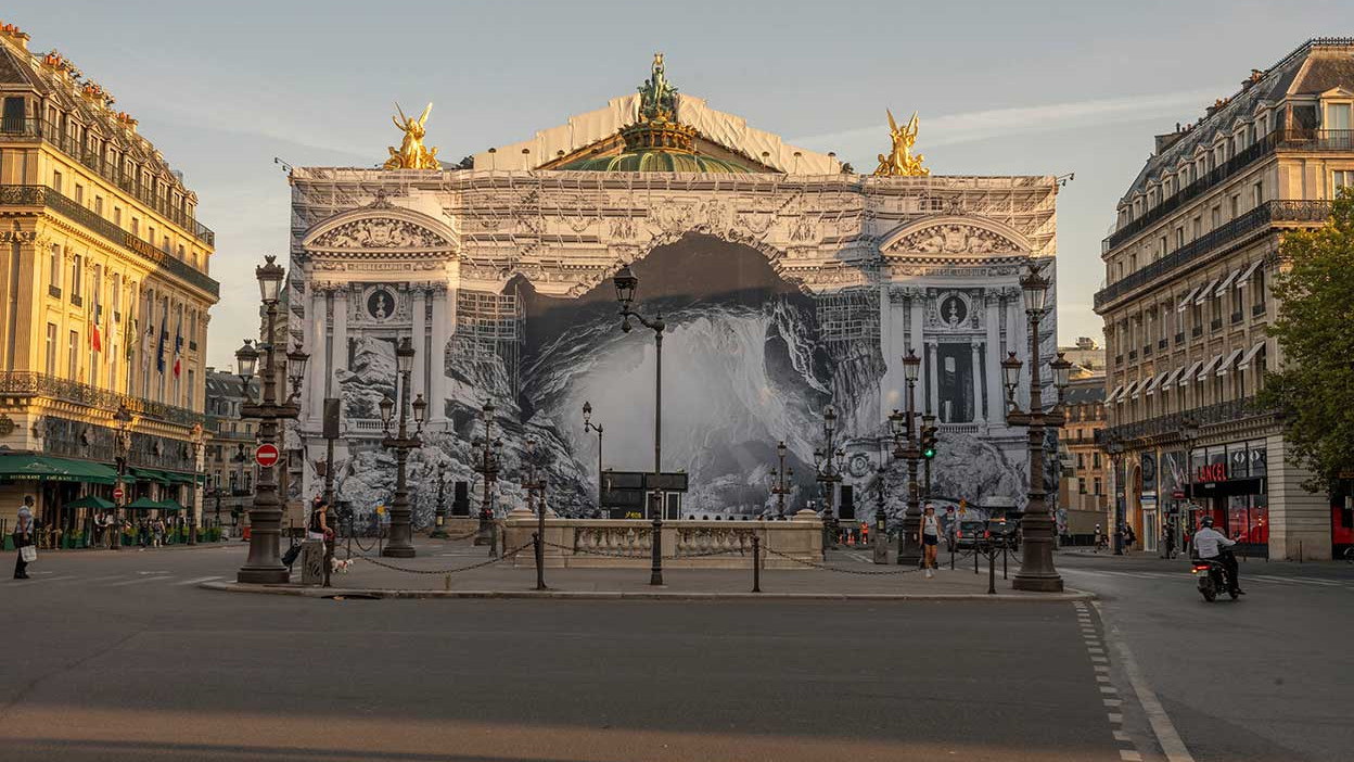 découvrez les œuvres d'art uniques sur les façades des bâtiments à paris, alliant histoire, culture et créativité urbaine dans la capitale française.