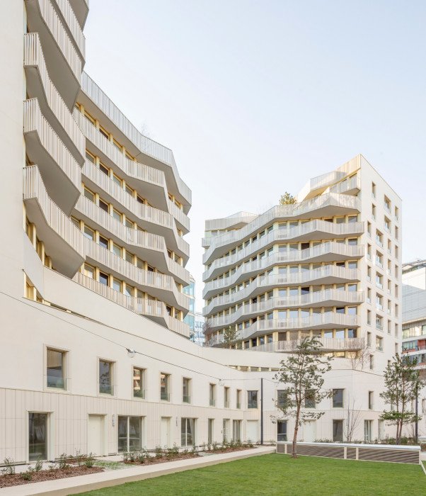 découvrez le nouveau parc et les logements sociaux à la rochefoucauld à paris, un projet urbain innovant alliant nature et habitat accessible.