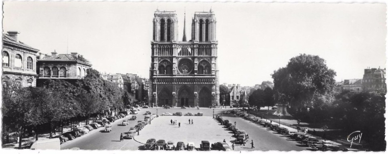 découvrez les réactions des parisiens face au projet de métamorphose du parvis de notre-dame, entre innovations et préservation du patrimoine.