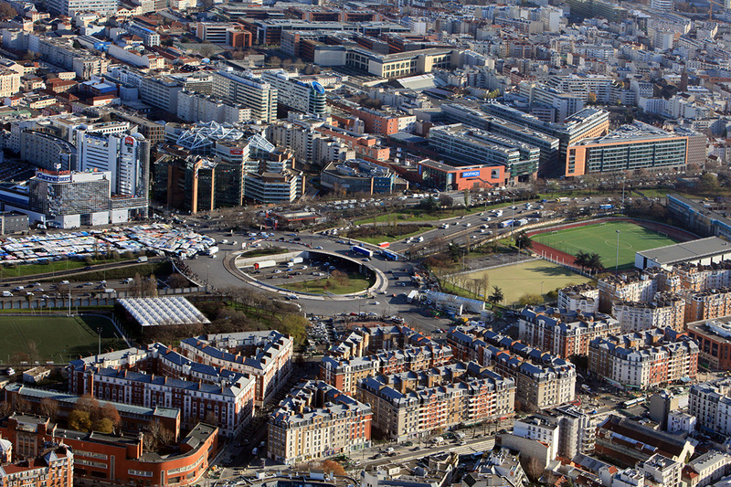 découvrez les travaux à la porte de montreuil à paris : suppression du giratoire, plantation de 700 arbres et transformation du périphérique pour un cadre plus vert et moderne.