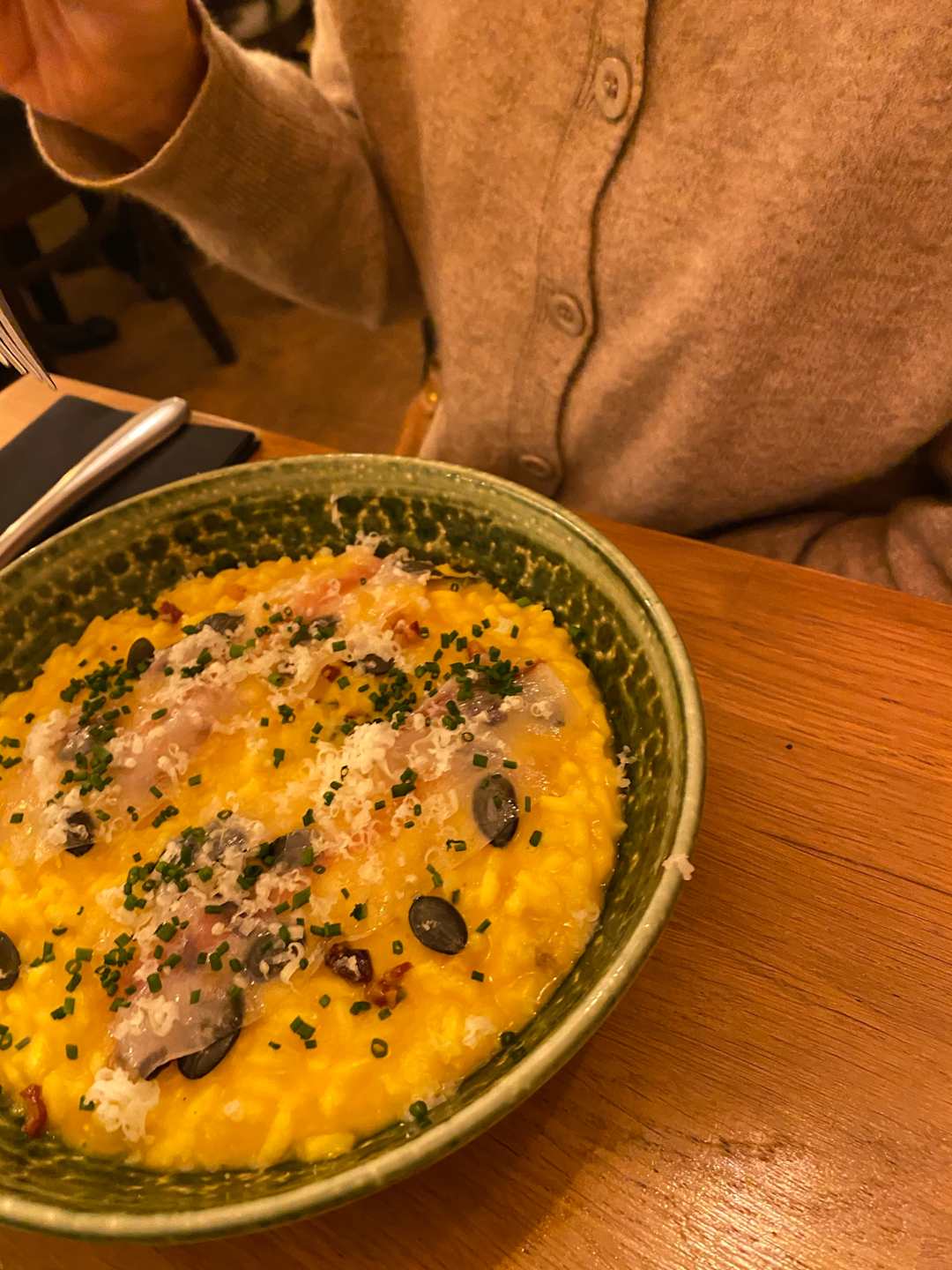 découvrez u mulinu, un restaurant authentique de cuisine corse situé à paris 5. savourez des spécialités traditionnelles dans un cadre chaleureux et convivial.