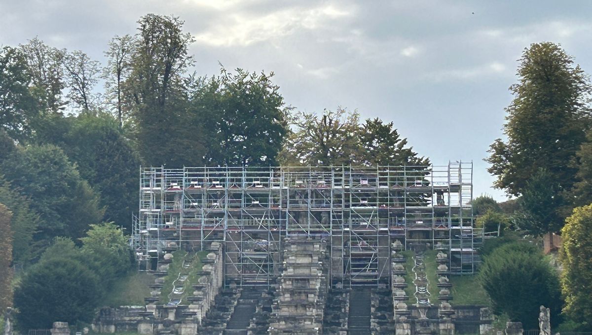 découvrez les bâches publicitaires à fontaine saint-michel et madeleine à paris, avec un budget de 24 millions d'euros pour des campagnes publicitaires impactantes et visibles.