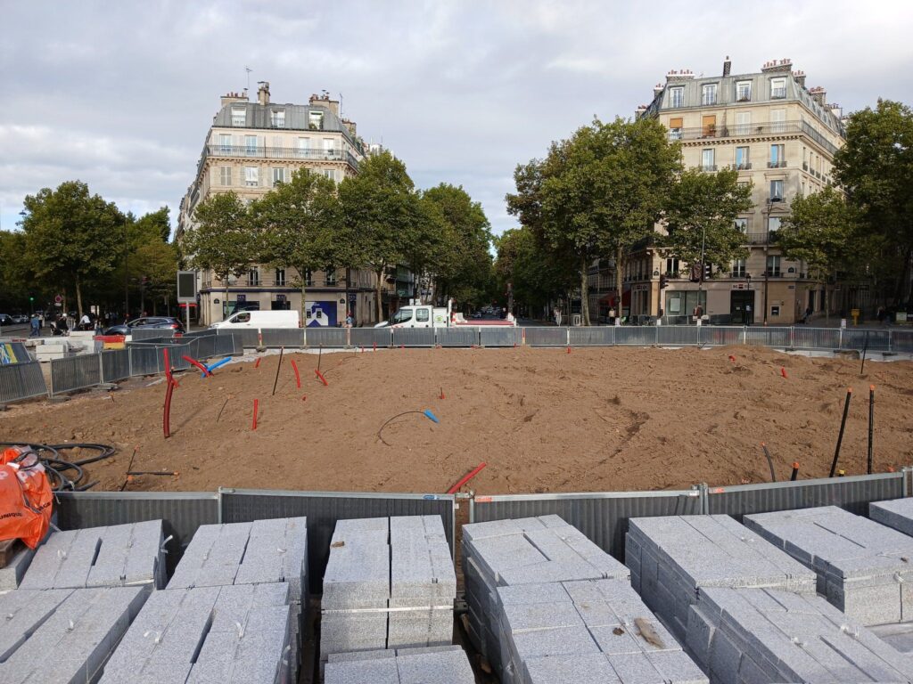 découvrez nos bâches publicitaires de grande taille à fontaine saint-michel et madeleine, paris. solutions visibles et impactantes pour vos campagnes à 24m€.