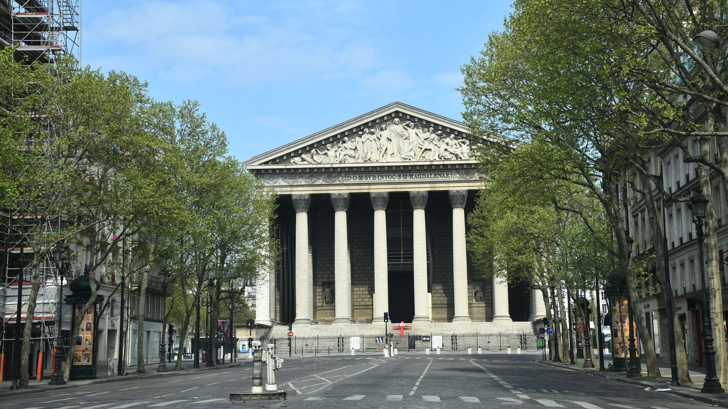 découvrez nos bâches publicitaires de haute qualité pour la fontaine saint-michel et madeleine à paris, avec un budget de 24 millions d'euros pour une visibilité exceptionnelle.