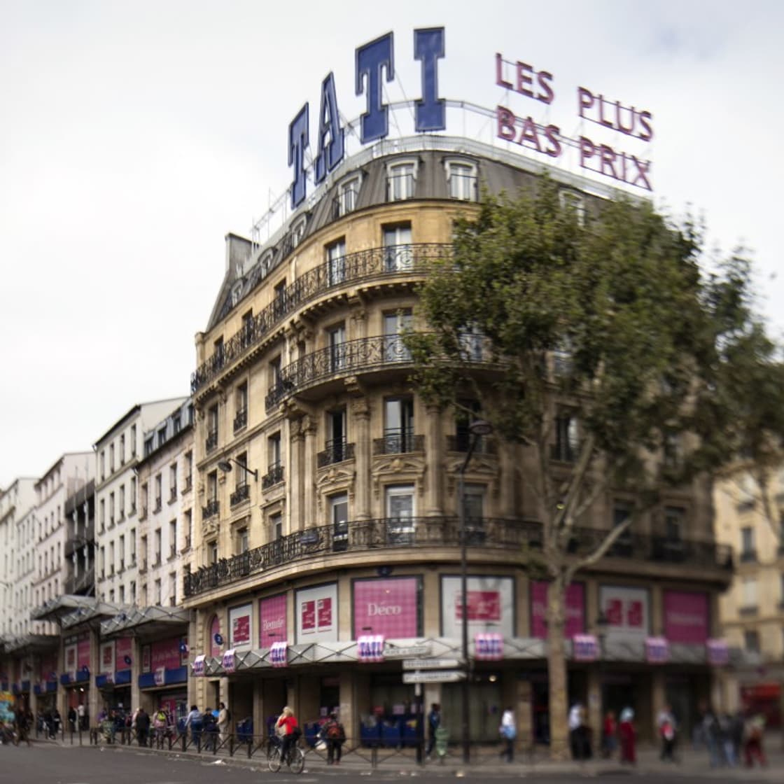 découvrez la commission alerte dédiée à la métamorphose du site tati barbès, visant à revitaliser et transformer ce lieu emblématique de paris.