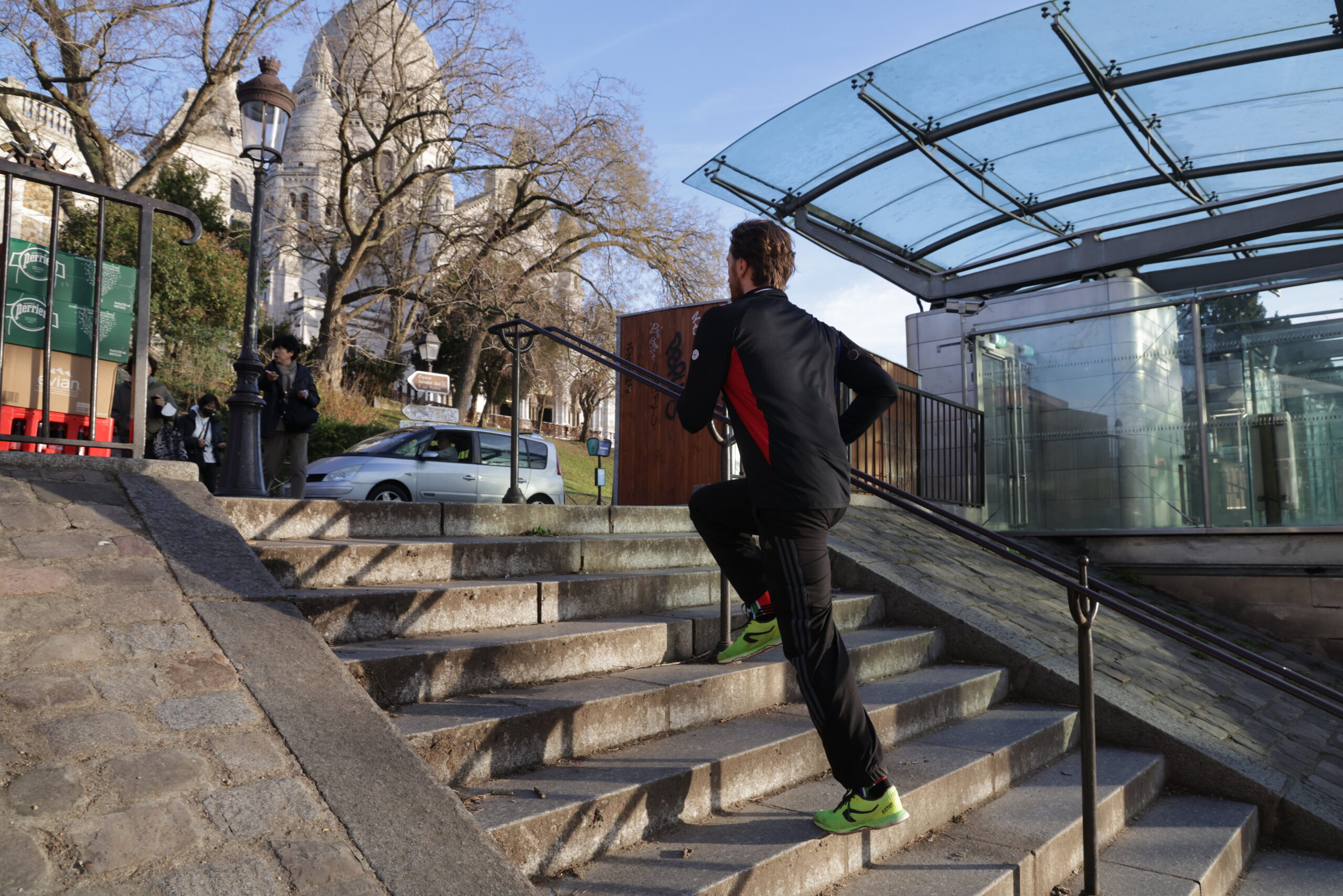 informations importantes sur la fermeture de l'observatoire de la tour montparnasse, ses dates, raisons et alternatives pour profiter de la vue panoramique sur paris.